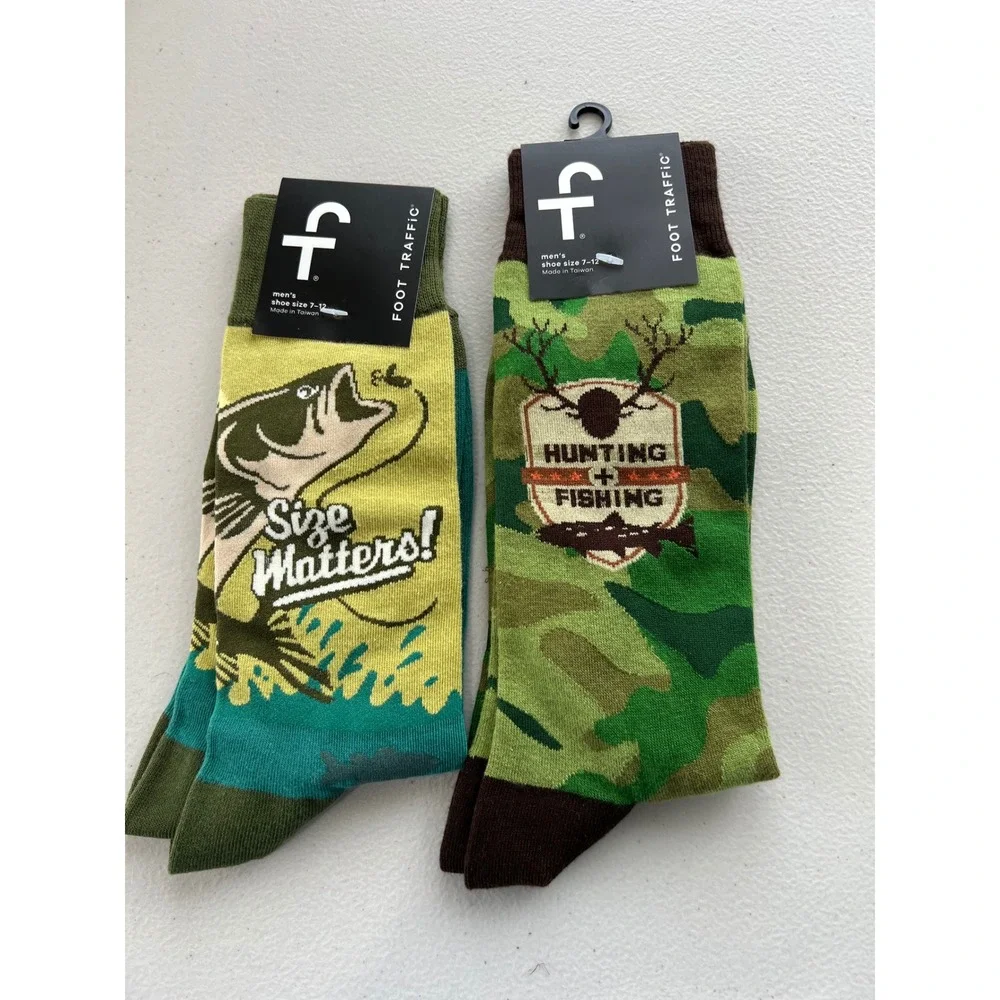 NEW Foot Traffic Hunting Fishing Men's Novelty Socks 2 Pair Fits Shoe‎ Size 7-12